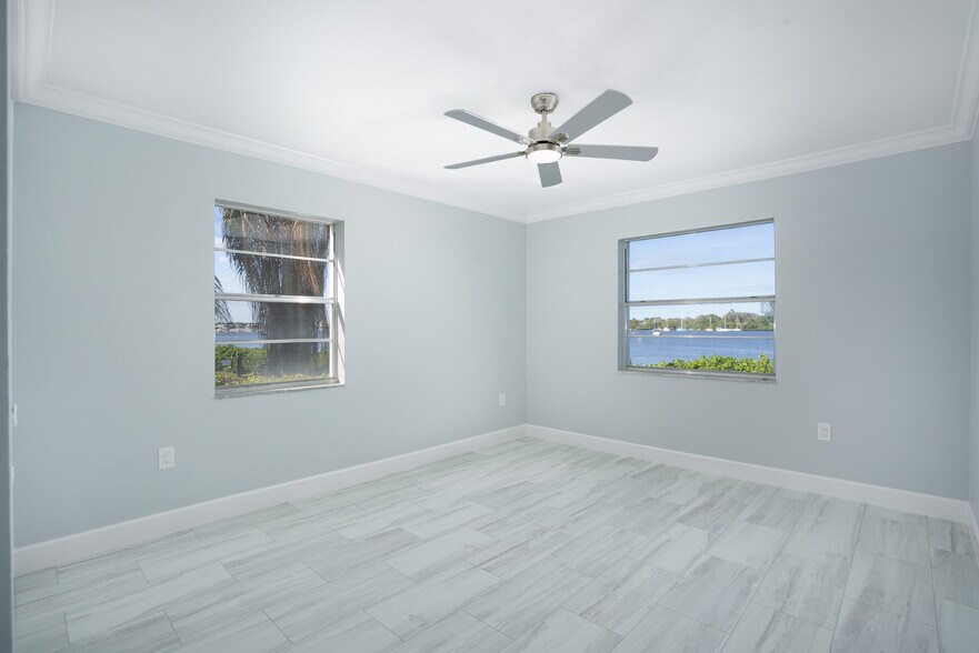 Building Photo - 1120 Little Neck Ct