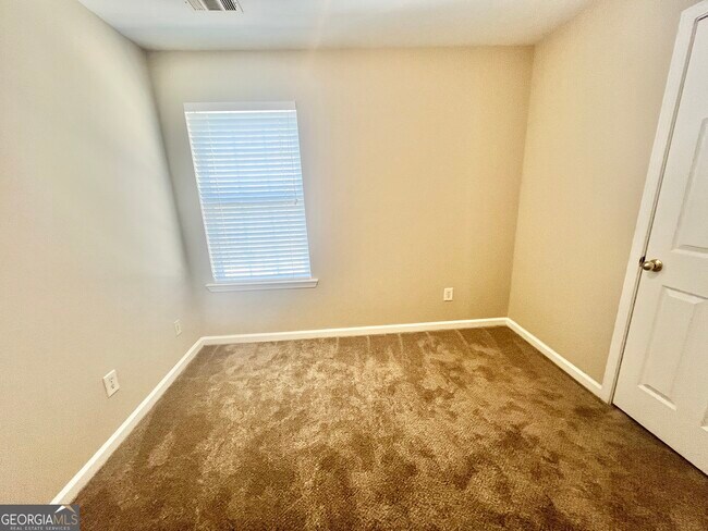 Building Photo - 4713 Autumn Rose Trail