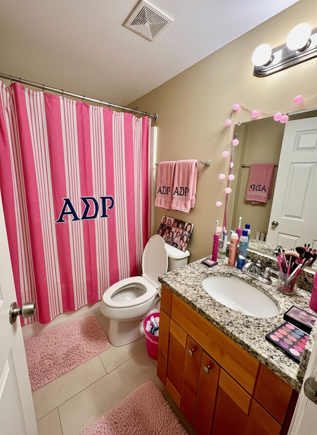 Building Photo - 76 Egmont St