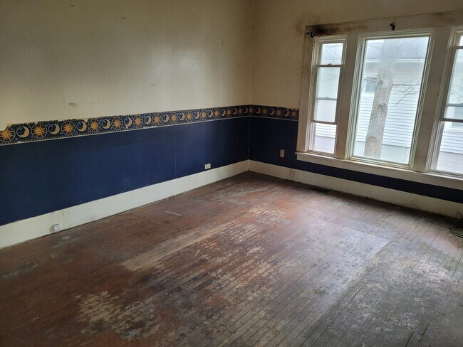 Building Photo - 203 W Lindell St