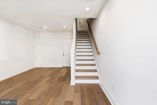 Building Photo - 2607 1st St NW