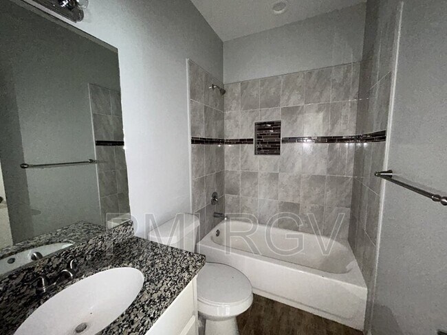 Building Photo - 2100 Jackson St