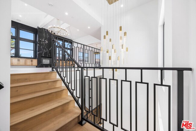 Building Photo - 926 17th St