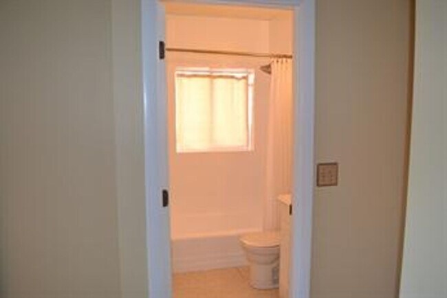 Building Photo - Close to everything West Roxbury offers! Bright 2-bedroom condo for rent!
