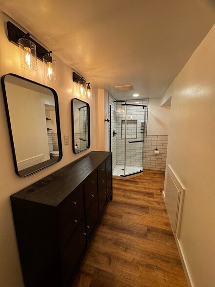 Building Photo - 2333 Hanover Dr