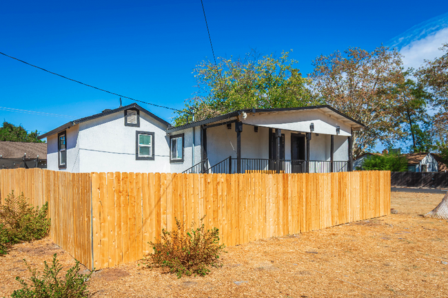 Building Photo - 3741 Jasmine St