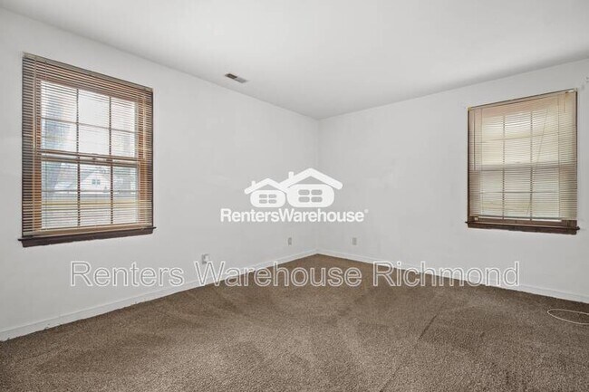 Building Photo - 12330 Deerhurst Dr