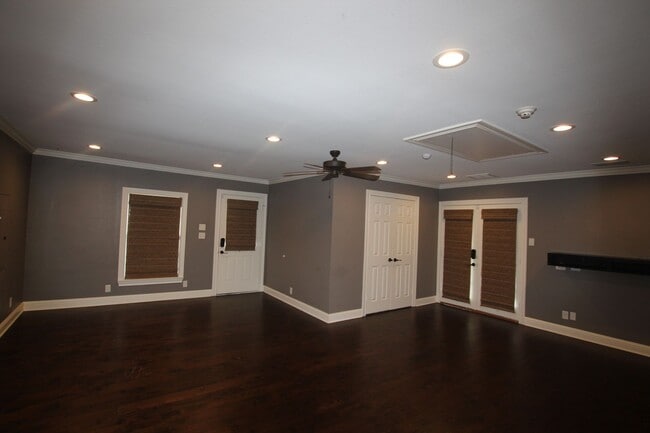 Building Photo - Available Now! Spacious 4 Bed/3 Bath Home ...