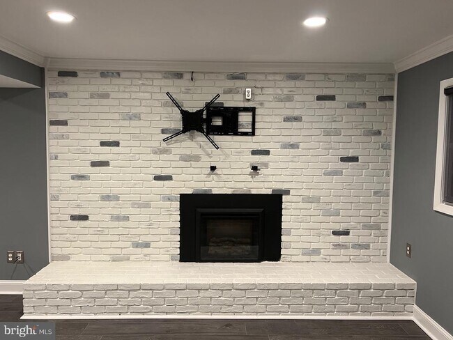 Building Photo - 5002 Dequincey Dr