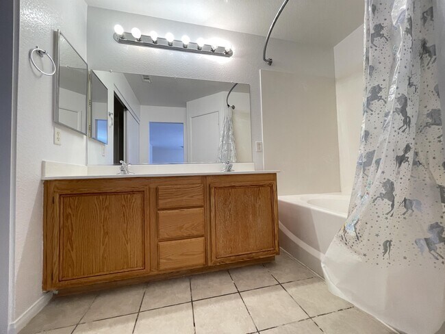 Building Photo - 7492 Mulgrave Ct
