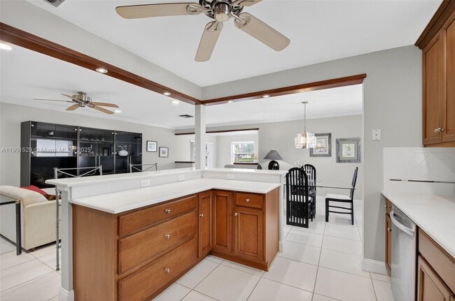Building Photo - 3810 Rowena Cir
