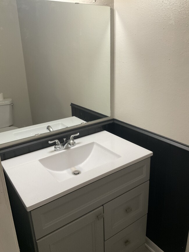 Building Photo - 85 E Caldwood Dr