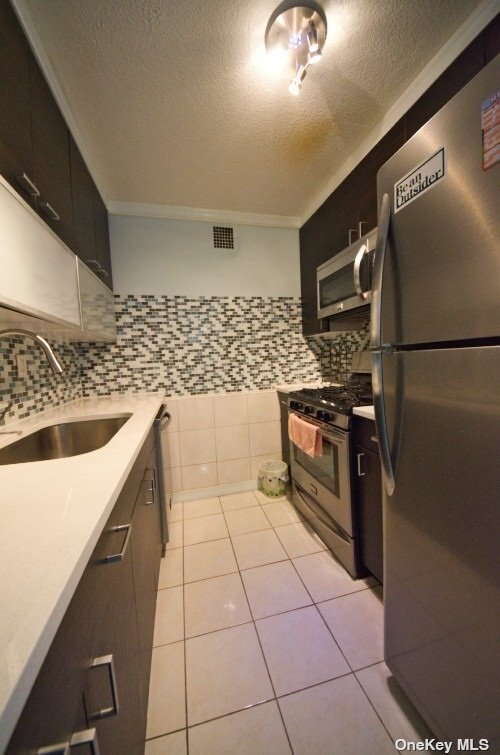 Building Photo - 118-17 Union Tpke Un