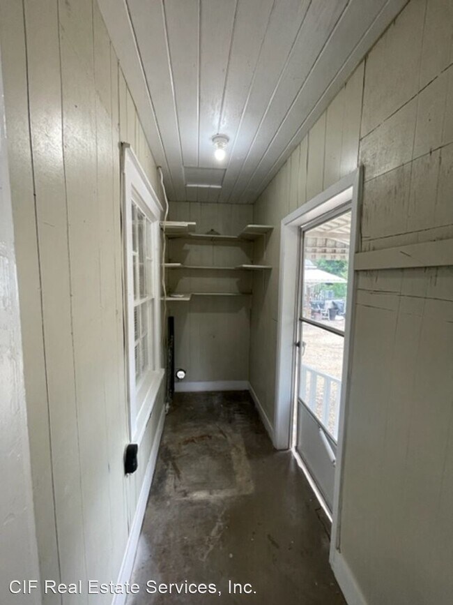 Building Photo - 2 br, 1 bath House - 3920 Beverly Dr