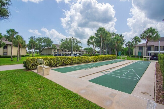 Building Photo - 27 Plantation Dr