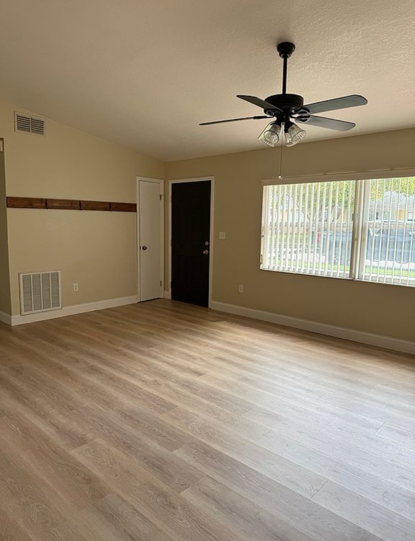 Building Photo - 1530 E Powder Horn Rd