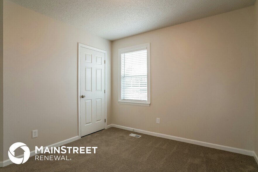 Building Photo - 203 Amber Ln