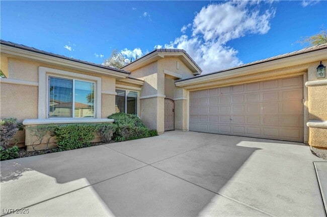 Building Photo - 3415 Ridge Meadow St