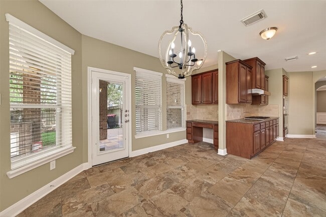Building Photo - 28602 Hayden Park Dr