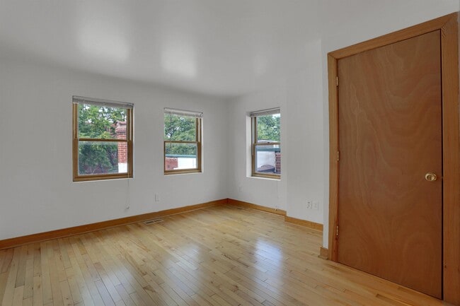 Building Photo - 2303 Shenandoah Ave