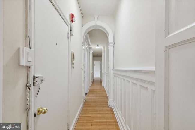 Building Photo - 131 S 18th St