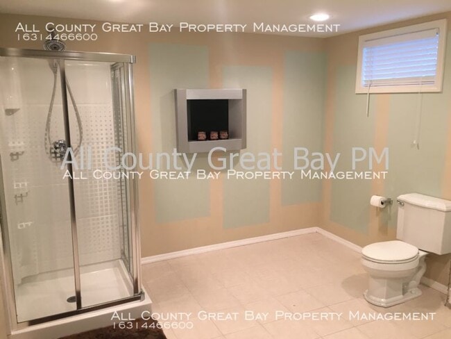 Building Photo - 5 Windjammer Xing