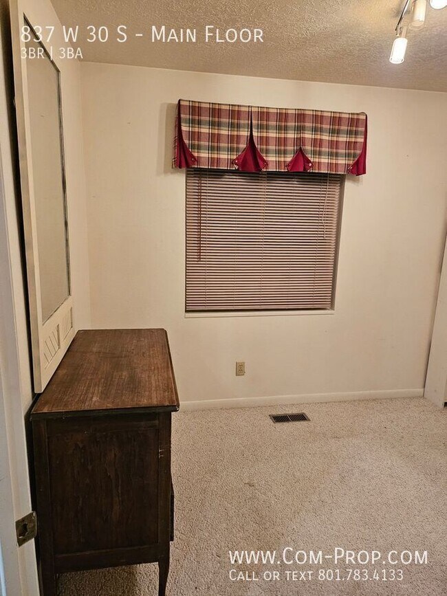 Building Photo - 837 W 30 S St