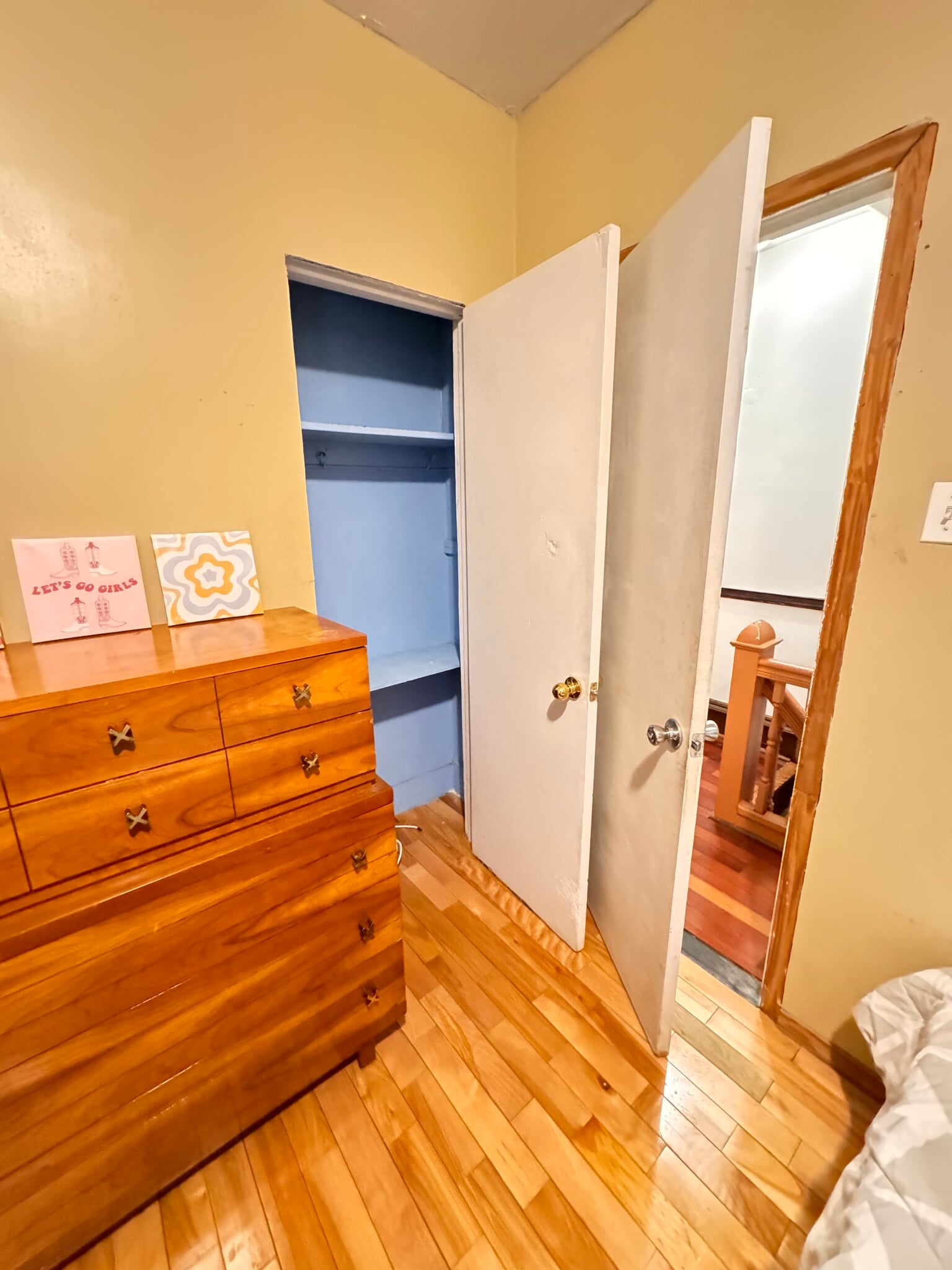 Include all the utilities + WiFi - 534 Bingaman St