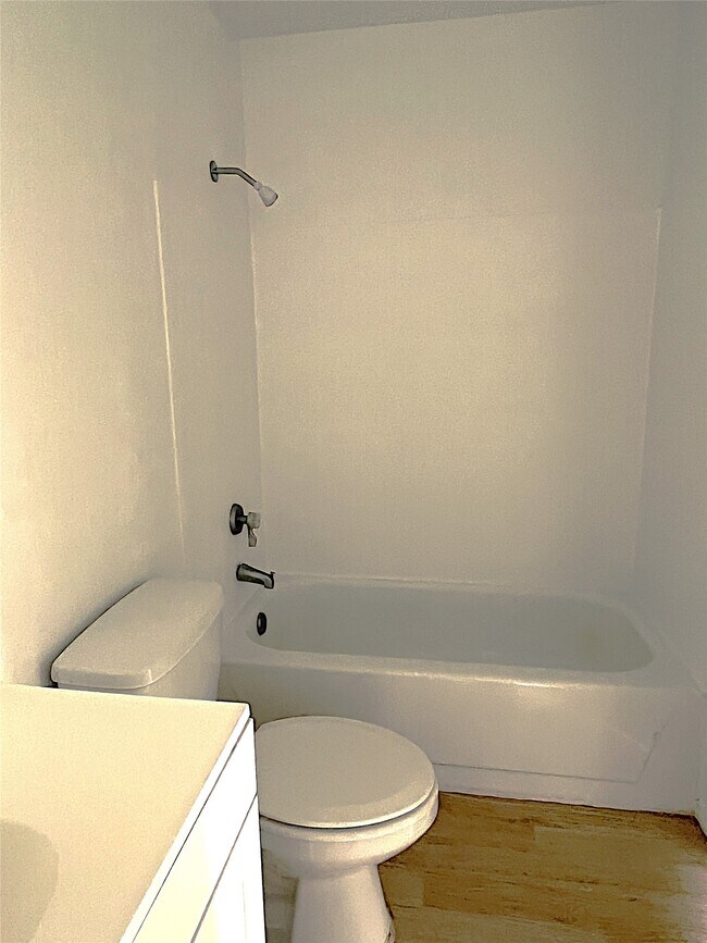 Building Photo - 19906 Rising Star Dr