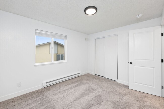 Building Photo - 1515 N Bowdish Rd