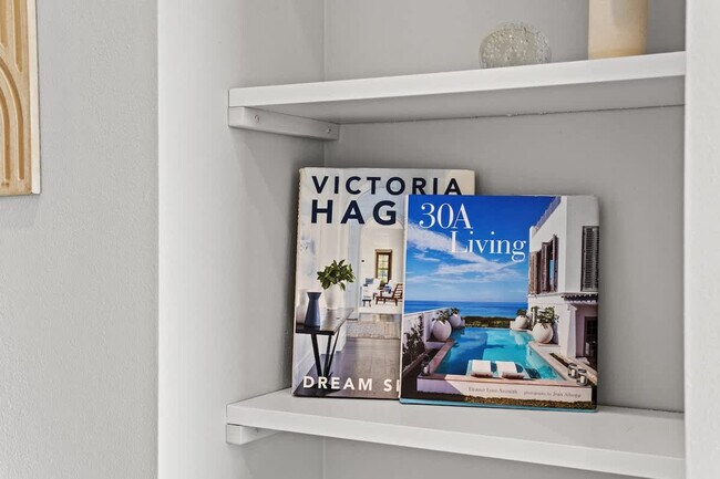 Building Photo - 9955 E County Hwy 30A