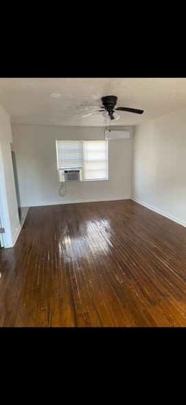 Building Photo - 1930 W Dallas St