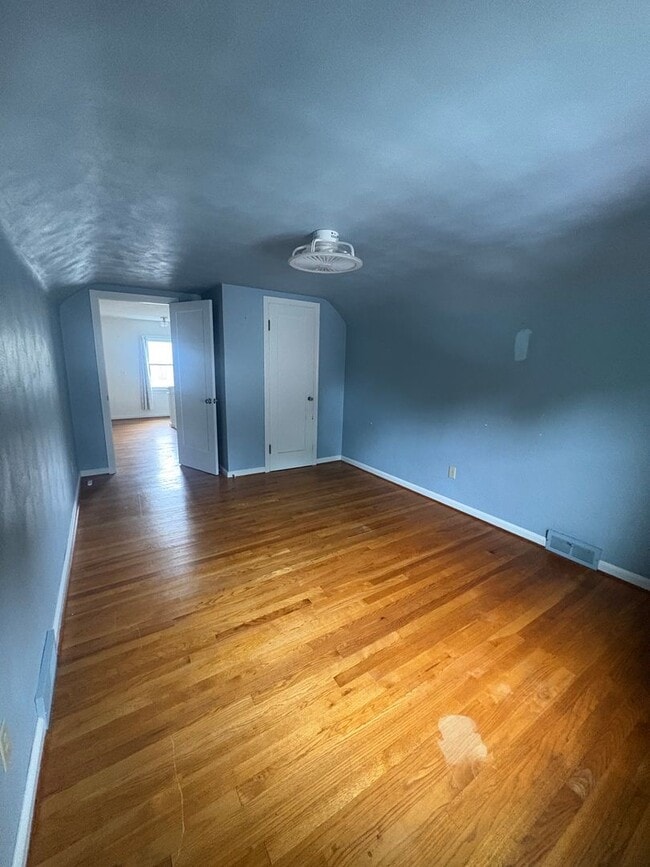 Building Photo - Charming 3-Bed, 1.5 Bath Home in Peaceful ...