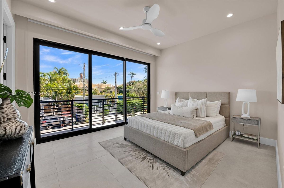 Building Photo - 920 NE 17th Ave