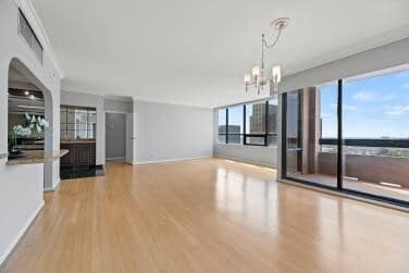 Building Photo - 5150 Hidalgo St