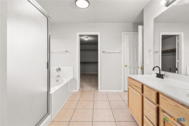 Building Photo - 5806 Chuckwagon Cir