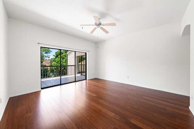 Building Photo - 800 Hudson Ave