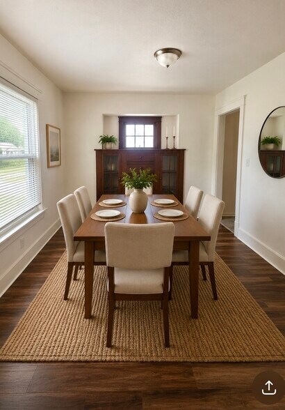 virtually staged - 905 Belvedere Ave SE