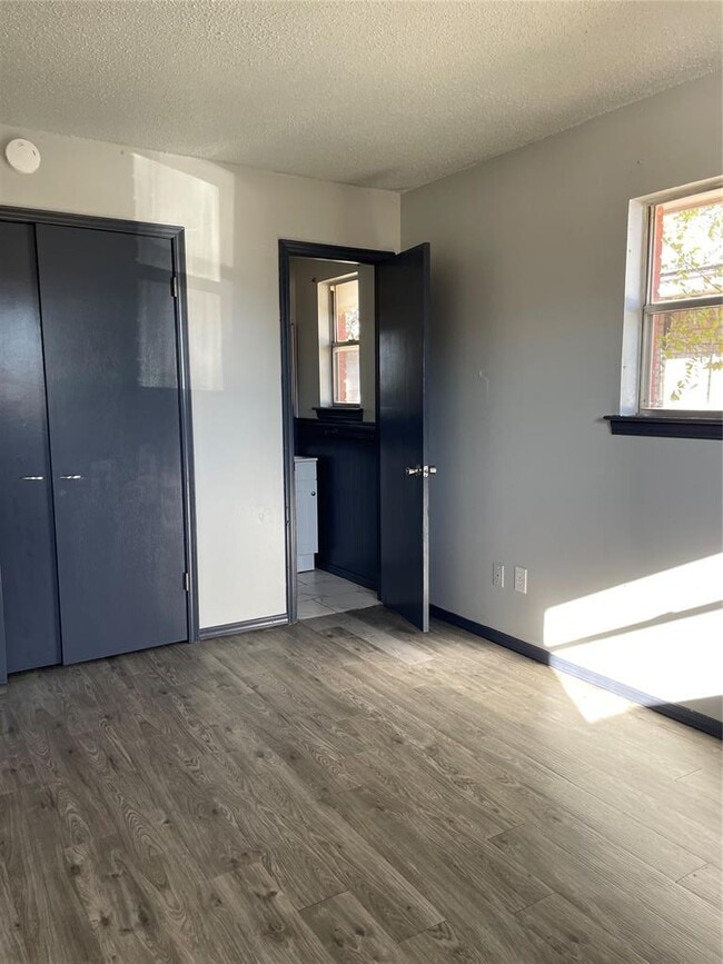 Building Photo - 205 NW 85th St