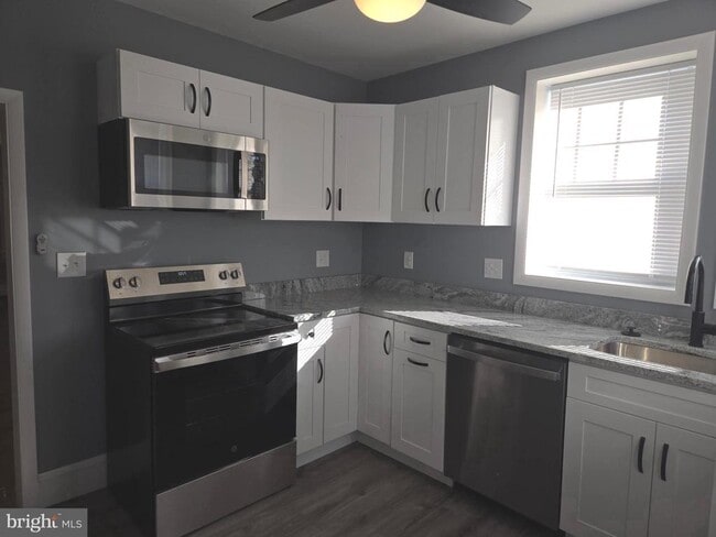 Building Photo - 2911 Markley Ave