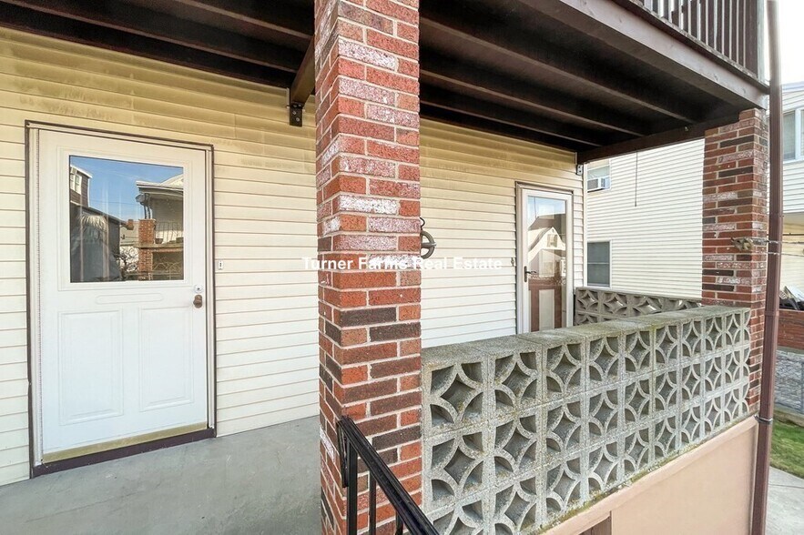 Building Photo - 11 Bowdoin St