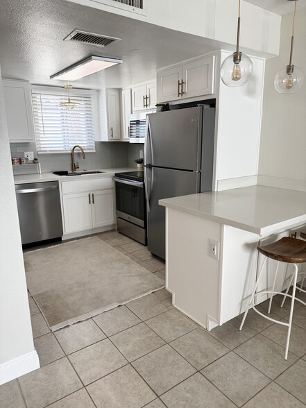 Kitchen - 2400 N 71st St