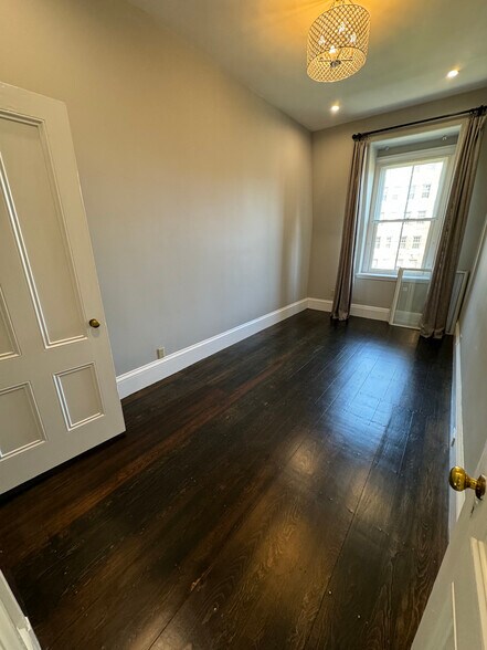 Building Photo - 265 Beacon St