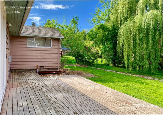 Building Photo - Matthews Beach 3 bd Available now!