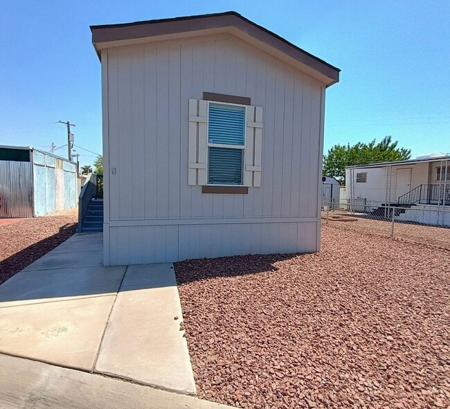 Building Photo - 11 Bon Rea Cir