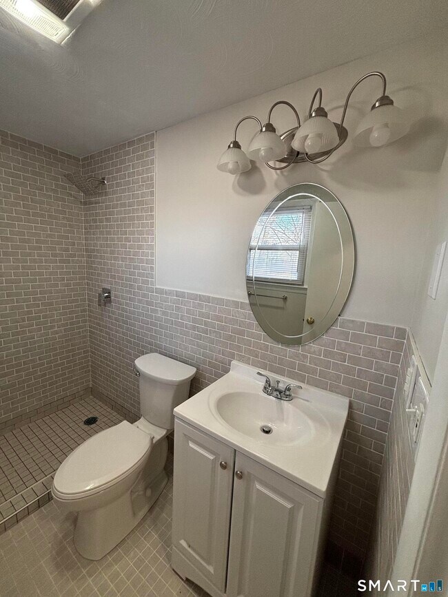 Building Photo - 37 Wakefield Ct