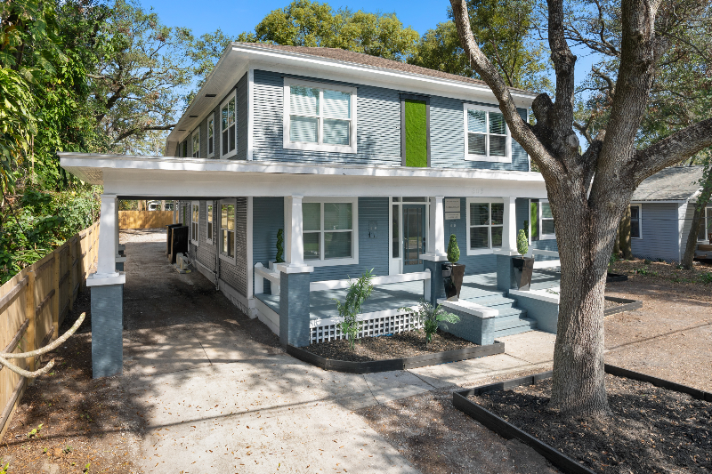 Building Photo - 806 E Chelsea St