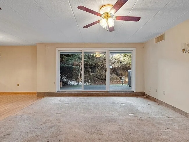 Building Photo - 2 Ledgewood Way