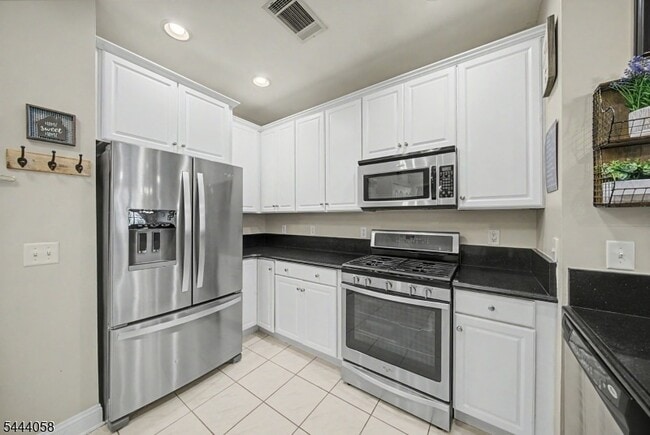 Building Photo - 7319 Coventry Ct