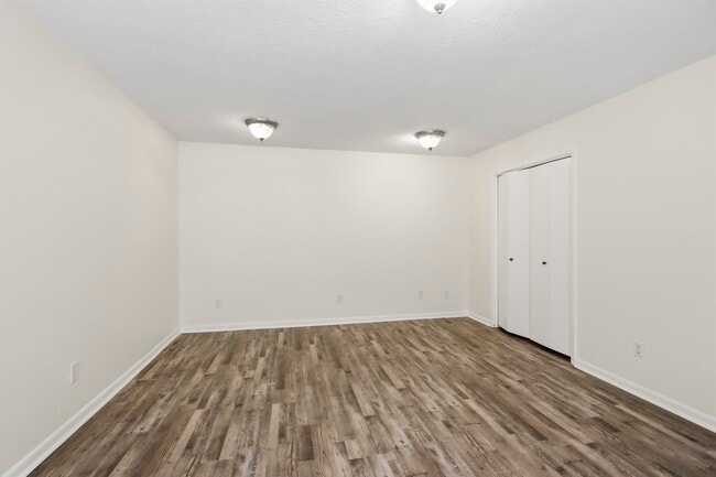 Building Photo - 20315 Sunny Shores Dr
